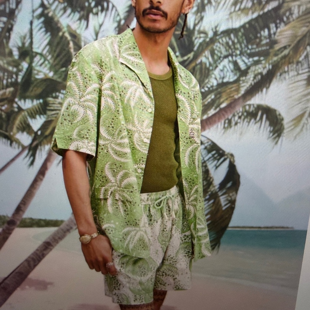 Tómbolo Palm Fronds green shirt